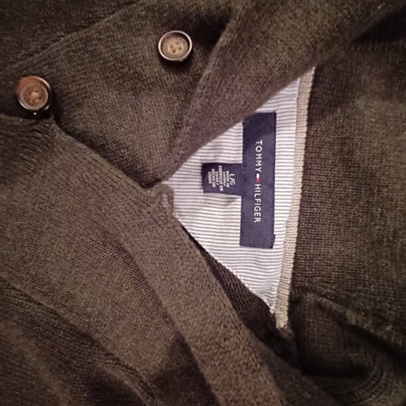 Tommy Hilfiger shawl-collar green sweater.  Tagged Large. - Picture 1 of 6